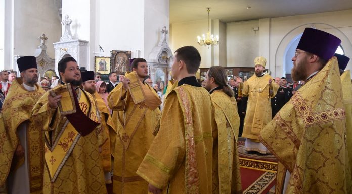 Видеосюжет: Митрополит Григорий возглавил престольные торжества войскового Александро-Невского собора
