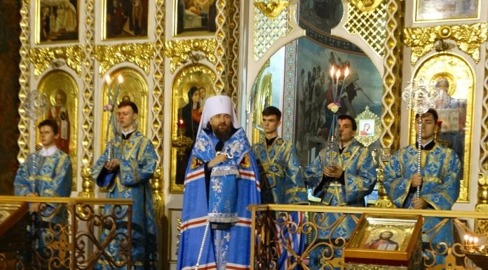 Видеосюжет: Митрополит Григорий благословил семинаристов на начало учебного года