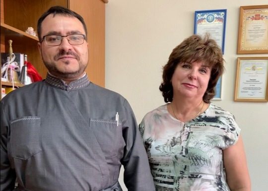 Диакон Покровского храма встретился с директором гимназии № 44 им. Михаила Тальского