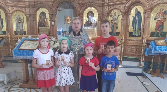 Воспитанники реабилитационного центра «АВИС» посетили Казанский храм