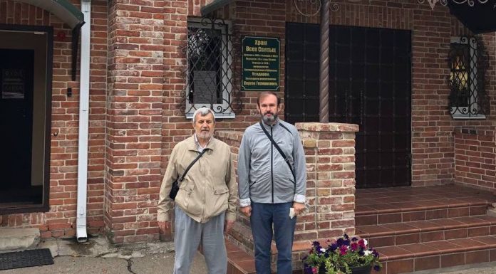 Сотрудники Казанского храма посетили Всесвятское кладбище