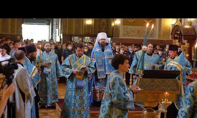 Видеосюжет: Митрополит Григорий совершил молебен для сотрудников МЧС Краснодарского края