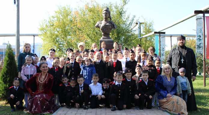 Священник принял участие в празднике «Покрова — казачий оберег!»