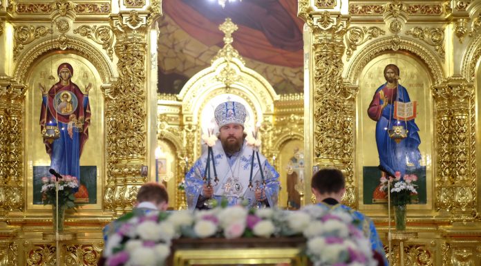 Митрополит Григорий совершил Всенощное бдение в канун праздника Покрова Богородицы
