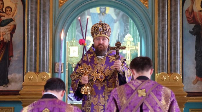 Митрополит Григорий совершил Литургию в храме Рождества Богородицы станицы Полтавской