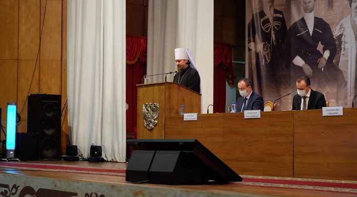 Митрополит Григорий и губернатор Вениамин Кондратьев возглавили Всекубанские Кирилло-Мефодиевские чтения