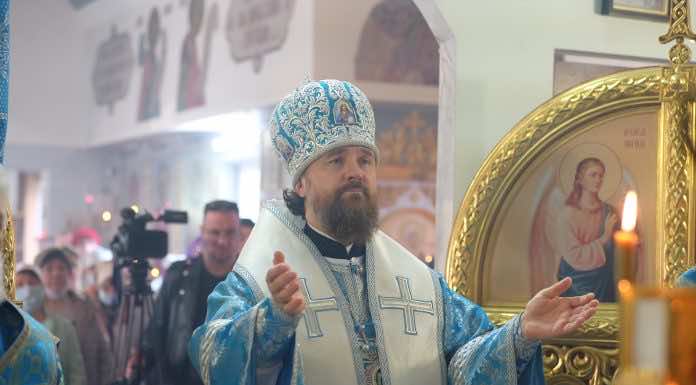 Митрополит Григорий возглавил престольный праздник храма иконы Божией Матери «Спорительница хлебов»