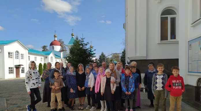 Воспитанники воскресной школы Казанского храма посетили женский монастырь