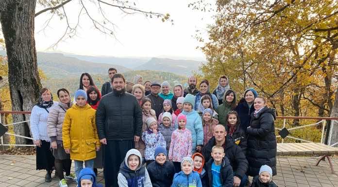 Воскресная школа храма свт. Николая Чудотворца на Садах посетила Свято-Михайловскую афонскую пустынь