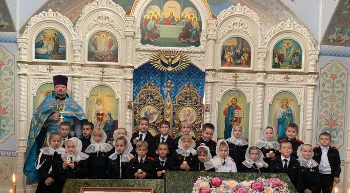 Казачата приняли участие в праздничном Богослужении на Покров Пресвятой Богородицы