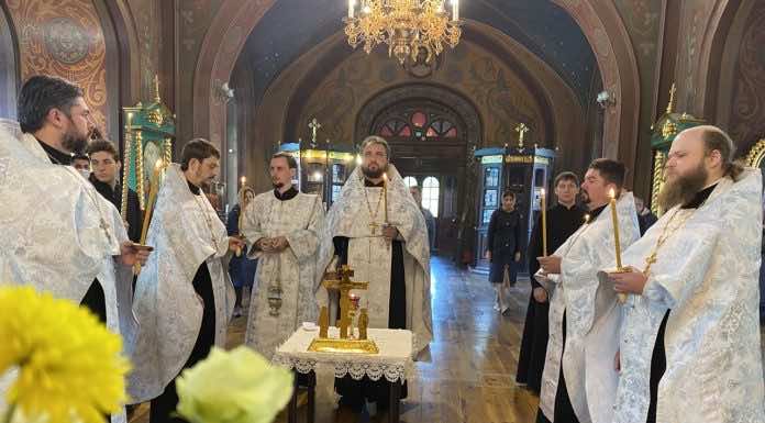 В семинарском храме прошла панихида по жертвам политических репрессий