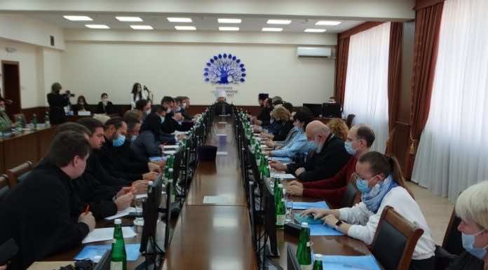 Митрополит Григорий принял участие в обсуждении проблем духовного воспитания в вузах