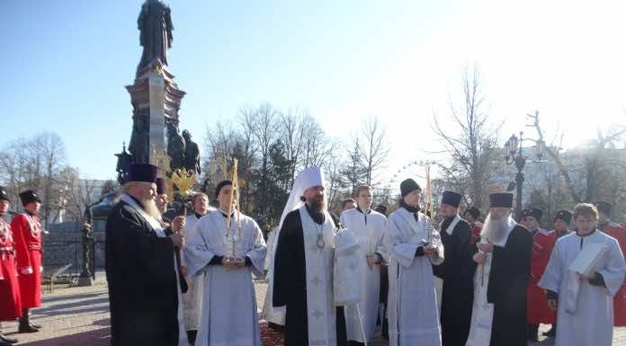 Митрополит Григорий совершил панихиду по императрице Екатерине II