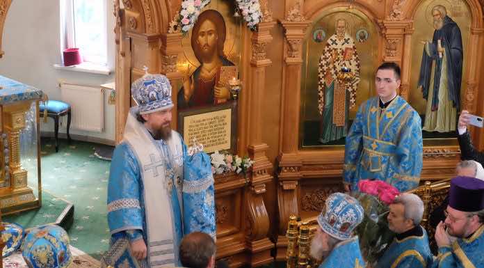 Митрополит Григорий возглавил престольный праздник в Свято-Казанском храме города Краснодара