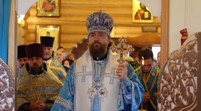 Митрополит Григорий совершил Божественную литургию в храме иконы Божией Матери «Скоропослушница»