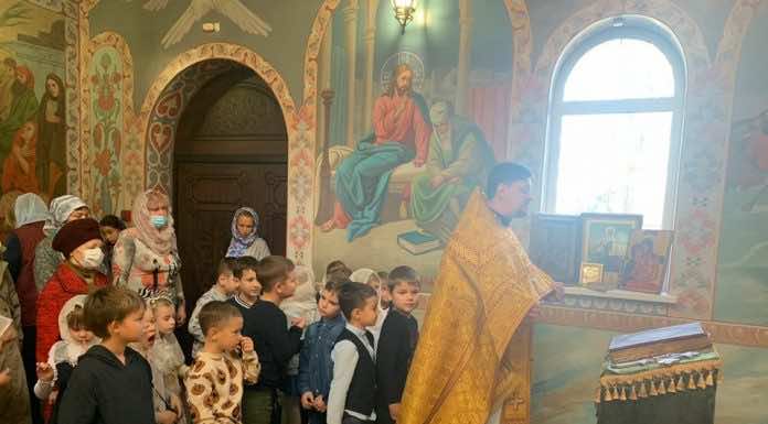 Казачата впервые исповедовались и причастились в храме Благовещения Пресвятой Богородицы