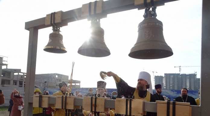 Митрополит Григорий освятил колокола строящегося Свято-Андреевского храма города Краснодара