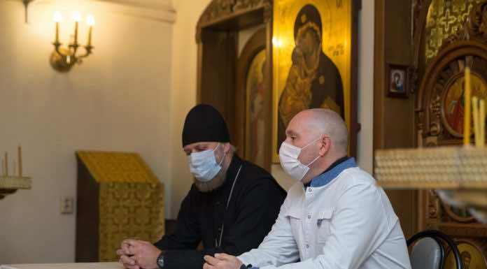 В Пантелеимоновском храме прошла лекция на тему: «COVID-19: происхождение и меры борьбы. Вакцинация за и против»