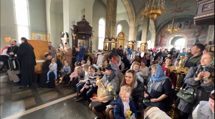 День матери в храме Святого Духа города Краснодара