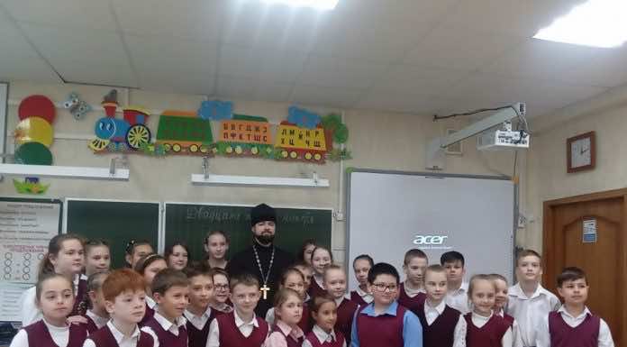 Священник провел урок в общеобразовательной школе на тему «Православное учение о человеке»