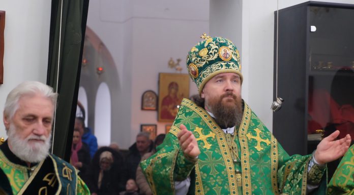 Видеосюжет: Архиерейская Литургия на подворье монастыря «Всецарица» в день Саввы Освященного