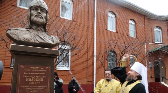 Видеосюжет: Открытие памятника святому благоверному князю Александру Невскому в храме Рождества Христова