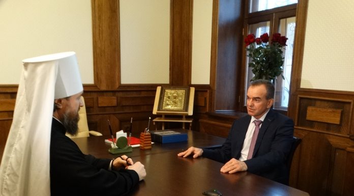 Губернатор Вениамин Кондратьев поздравил митрополита Григория с днем рождения