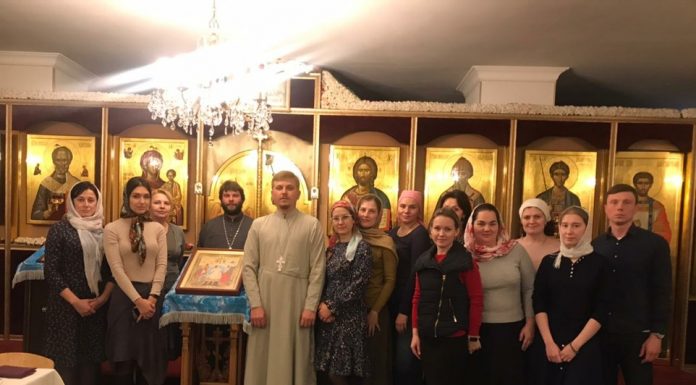 В Сергиевском храме прошла встреча молодёжного центра и волонтеров