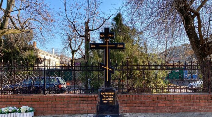 Установлен памятник дарительнице земли для Свято-Троицкого храма города Краснодара