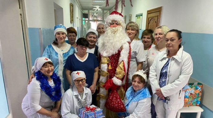 Сестричество Вознесенского храма поздравило подопечных Пашковского хосписа с наступающими праздниками