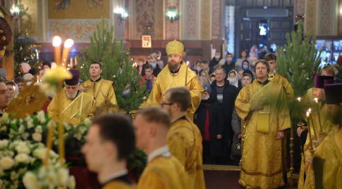 Видеосюжет: Митрополит Григорий совершил Литургию в Рождественский сочельник