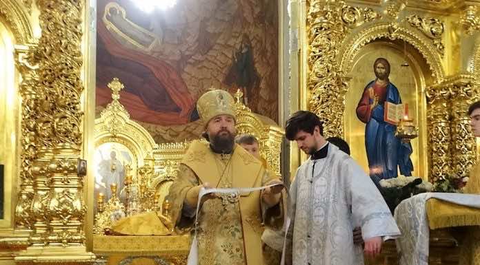 Митрополит Григорий совершил Литургию и пресвитерскую хиротонию в Свято-Екатеринском соборе