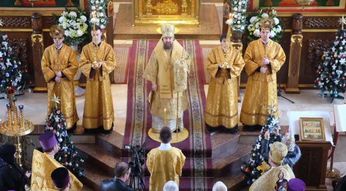 В праздник Собора Пресвятой Богородицы митрополит Григорий совершил Литургию в храме Рождества Христова