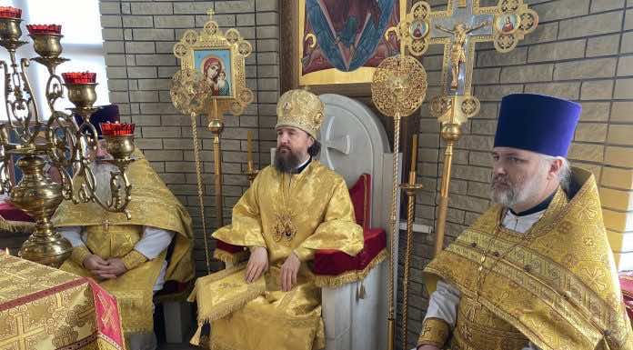 Митрополит Григорий совершил Литургию и освящение часовни в храме станицы Северская