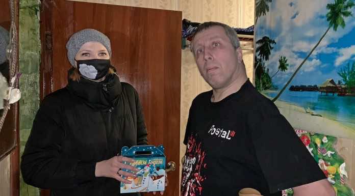 Участники молодежного центра при храме Святого Духа поздравили людей с ограниченными возможностями