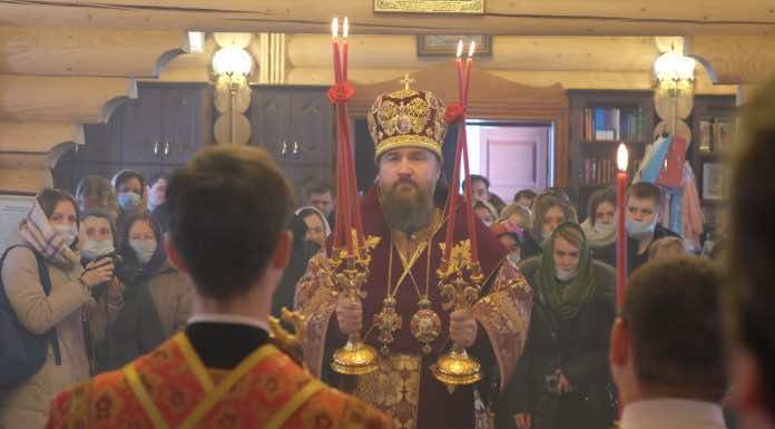 Видеосюжет: В Татьянин день митрополит Григорий совершил Литургию в храме Кубанского аграрного госуниверситета