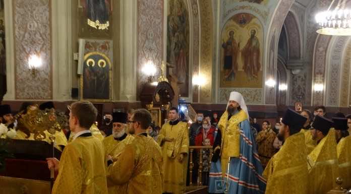 Видеосюжет: Митрополит Григорий совершил молебен на начало Нового года