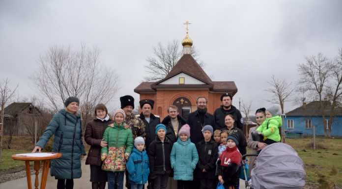 Передвижной центр гуманитарной помощи продолжает работу