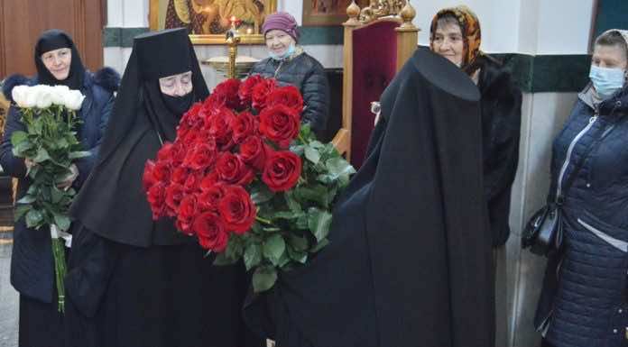 Игумению краснодарского женского монастыря «Всецарица» Неониллу (Кузьмину) поздравили с днем рождения