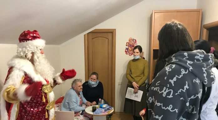 Волонтеры Сергиевского храма сделали подарки подопечным из пансионата для пожилых людей