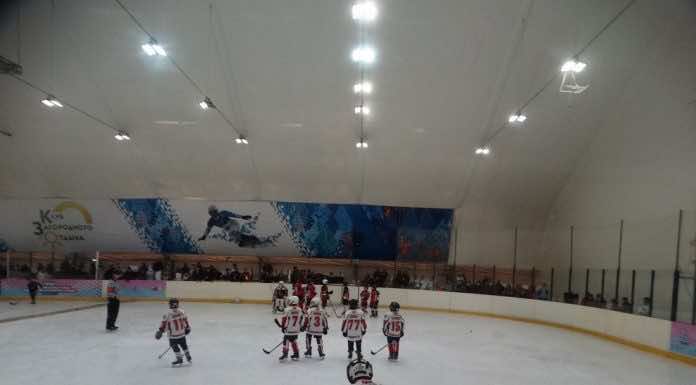 Видеосюжет: Впервые на Кубани прошли соревнования по хоккею на валенках с мячом