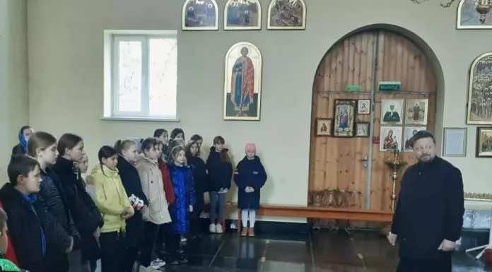 Казачата посетили храм Феодоровской иконы Божией Матери