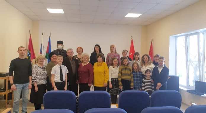 Священник принял участие в концерте инструментальной музыки и поэзии