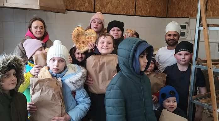 Воскресная школа храма Вознесения Господня в Пашковке приняла участие в мастер классе по выпечке хлеба