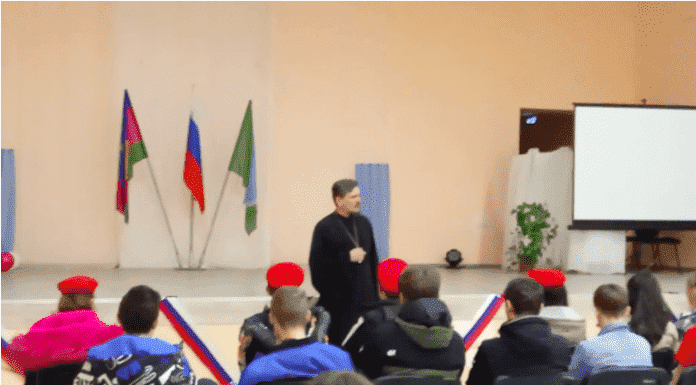 В праздник Сретения Господня в Доме культуры станицы Куринской состоялась встреча школы