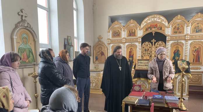 В храме Новомучеников и Исповедников Церкви Русской прошла выставка богослужебной литературы