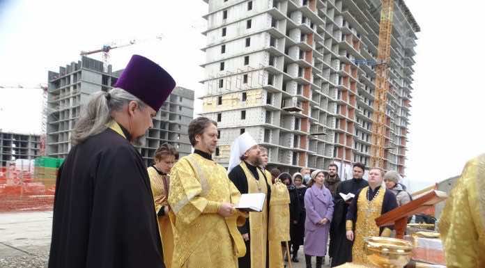 Видеосюжет: Строящийся храм в Краснодаре обрел свой голос