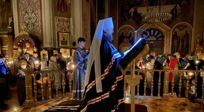 Видеосюжет: Митрополит Григорий совершил чтение первой части Великого покаянного канона