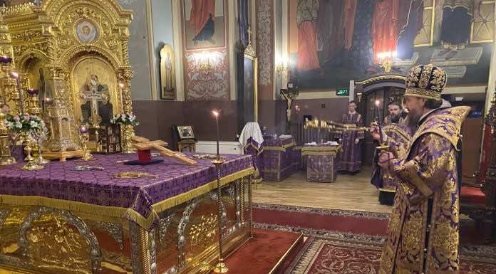 Видеосюжет: Архиерейские богослужения в Неделю Крестопоклонную