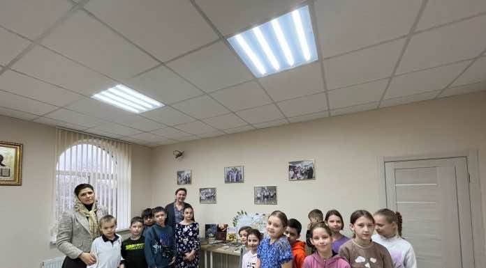 В рамках празднования Дня православной книги воспитанники воскресной школы при Никольском храме рассказали о своих любимых книгах